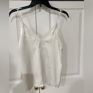 White lace tank 🤍